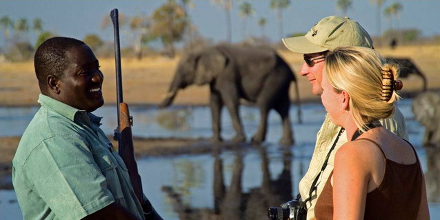 Zimbabwe Safari Tours - On Safari with Guide
