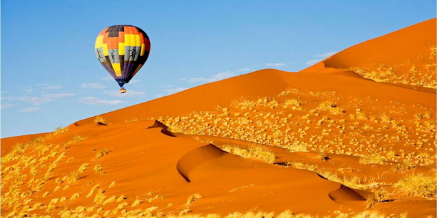 Ballooning over the Namib Desert - Safari Cost Comparison | Luxury African Safari Tours | Classic Africa